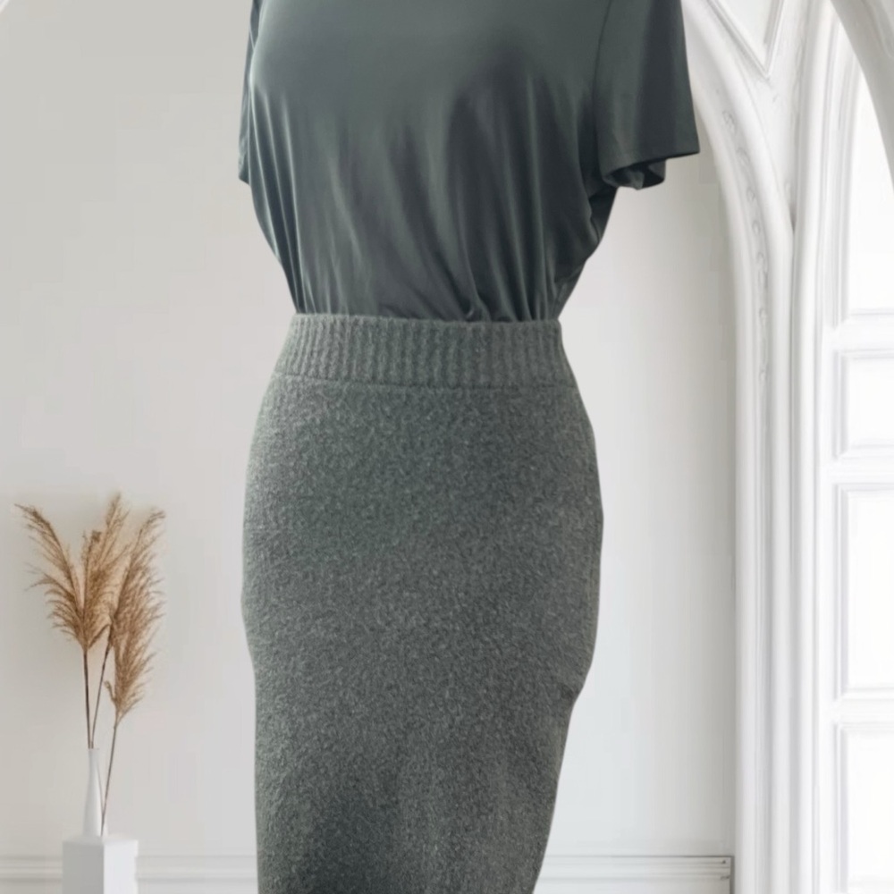 Express Heather Gray/Green Ribbed Sweater - Picture 2 of 4